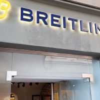 3d-logo-hinterleuchtet-breitling